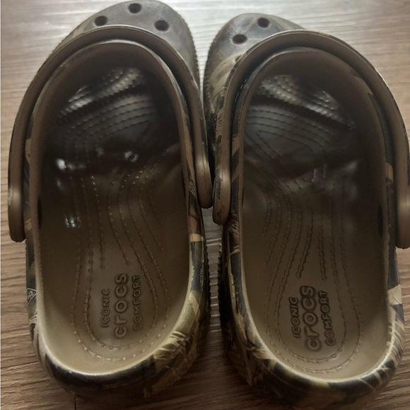 CROCS Kids Shoes in Camouflage with Character Charm - Picture 4 of 5